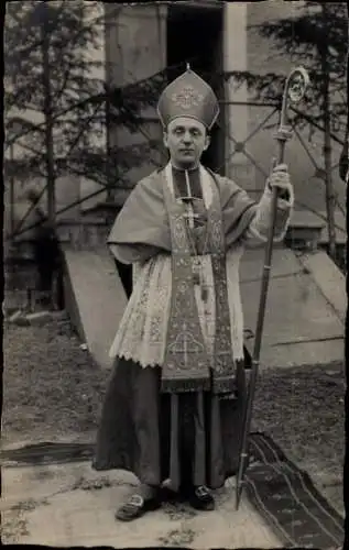 Foto Ak Französischer Bischof, Geistlicher, Mitra, Krummstab, Pektorale, Portrait