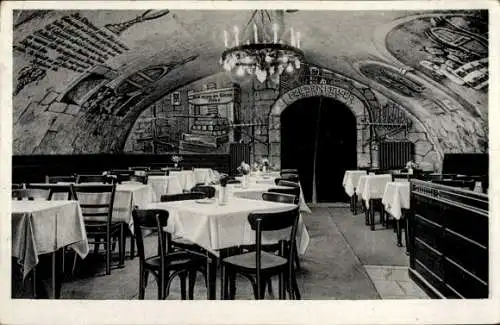 Ak Rüdesheim am Rhein Hessen, Gasthaus zum Felsenkeller, Inhaber Rölz, Innenansicht