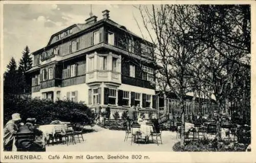 Ak Mariánské Lázně Marienbad Region Karlsbad, Cafe Alm mit Garten