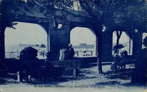 Ak Les Sables d'Olonne Vendée, Le Jardin Public, Les Jetees