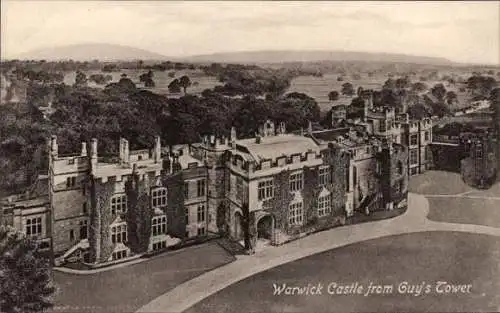 Ak Warwick Warwickshire England, Warwick Castle vom Guy's Tower