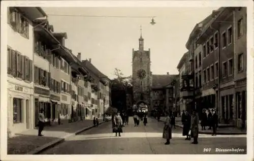 Ak Diessenhofen Kanton Thurgau, Straßenpartie zum Tor