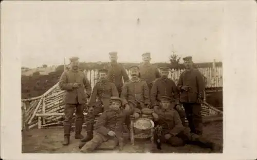 Foto Ak Deutsche Soldaten in Uniformen, I WK
