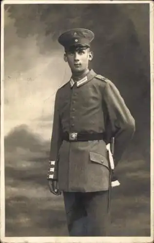 Foto Ak deutscher Soldat in Uniform, Grenadier Heldt, Standportrait, 1916