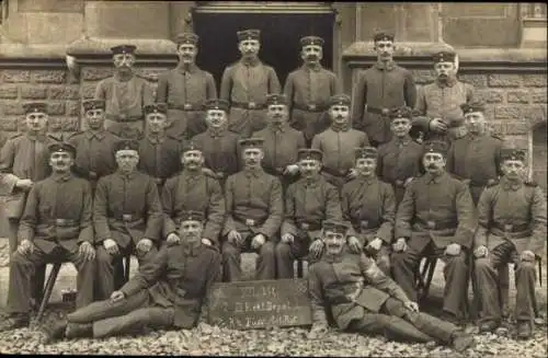 Foto Ak Deutsche Soldaten in Uniformen, XII Abt. II Rekr. Depot, Fuß- Art. Rgt. 8, I WK