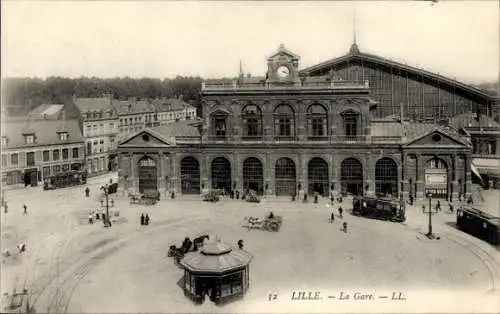 Ak Lille Nord, Bahnhof, Straßenbahn