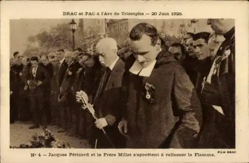 Ak Paris VIII, Jacques Péricard und Bruder Millet, Arc de Triomphe, 1926