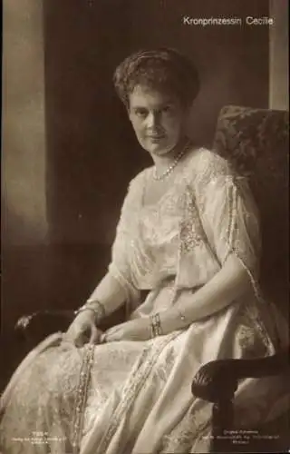 Ak Kronprinzessin Cecilie von Preußen, Sitzportrait, Liersch 7954