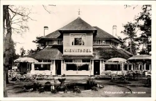 Ak Renkum Gelderland, Hotel Kiewitsdel in Doorwerth, Vorderansicht mit Terrassen