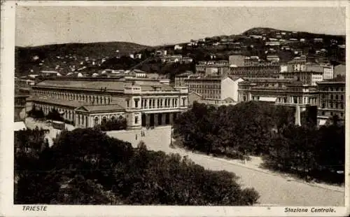 Ak Triest Trieste Friuli Venezia Giulia, Totale vom Bahnhof