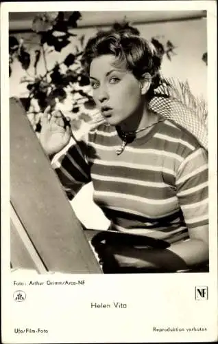 Ak Schauspielerin Helen Vita, Portrait als Malerin, UFA Film, Autogramm