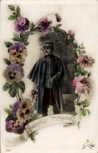 Ak Französischer Soldat in Uniform, Jäger, Stiefmütterchen