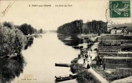 Ak Pont sur Yonne, Un Coin du Port