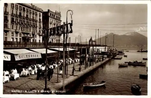 Ak Neapel Neapel Kampanien, S. Lucia e Grand Albergh, Restaurant am Hafen