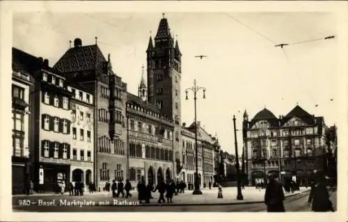 Ak Basel Schweiz, Blick zum Marktplatz mit Rathaus