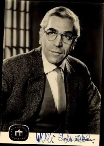 Ak Schauspieler Willi Schwabe, Portrait, Autogramm, Ein Lord am Alexanderplatz, Chronik eines Mordes
