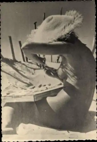 Foto Frauenakt, nackte Frau am Strand, Sonnenhut