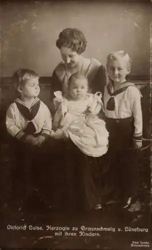 Ak Herzogin Viktoria Luise zu Braunschweig Lüneburg, Prinz Ernst August, Georg Wilhelm, Friederike