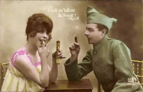 Ak Französischer Soldat und Frau an einem Tisch