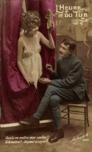 Ak Französischer Soldat und Frau in Unterwäsche