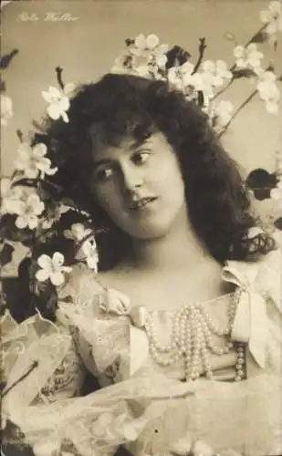 Ak Opernsängerin Reta Walter, Portrait