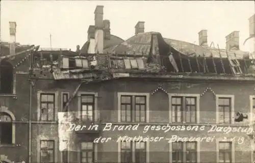 Foto Ak München, Brauerei, Dachstube, Brand 1919