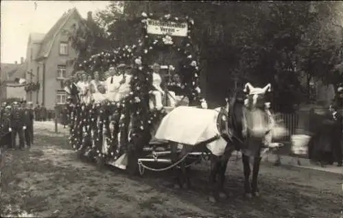 Foto Ak Festumzug 1925, Festwagen Wäschereibesitzer Verein