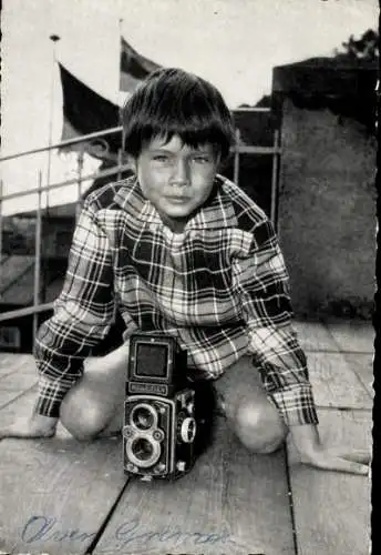 Ak Schauspieler Oliver Grimm, Rolleiflex Fotoapparat, Autogramm