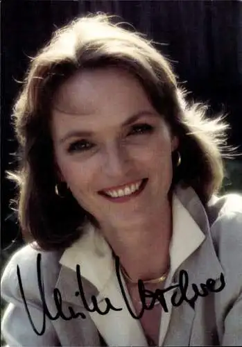 Ak Schauspielerin Ulrike Luderer, Portrait, Autogramm, als Karin Wagner