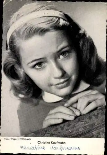 Ak Schauspielerin Christine Kaufmann, Portrait, Autogramm