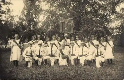 Foto Ak Treben in Thüringen, Radfahrverein, Gruppenfoto