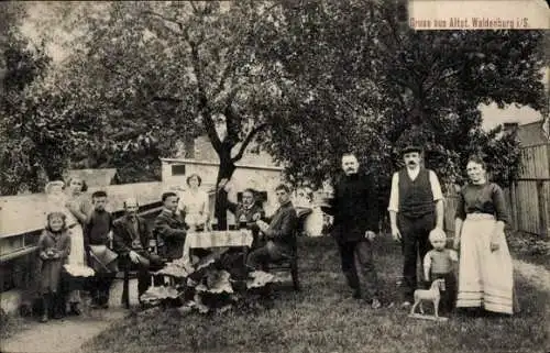 Ak Waldenburg in Sachsen, Garten, Gruppenfoto