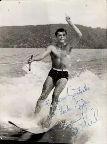 Foto Schauspieler Toni Sailer, Portrait, Wasserski, Autogramm