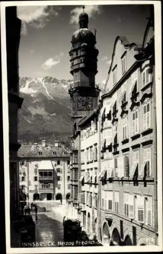 Foto Ak Innsbruck Tirol Österreich, Herzog Friedrich Straße, Turmuhr