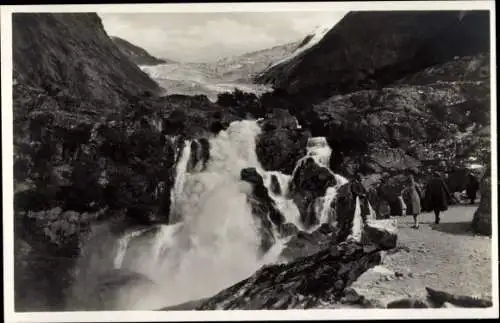 Ak Brixdalsbreen Norwegen, Blick auf den Gletscher, Passanten