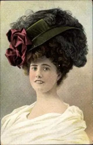 Ak Gemaltes Portrait einer Frau, Hut mit Federn, Braune Haare