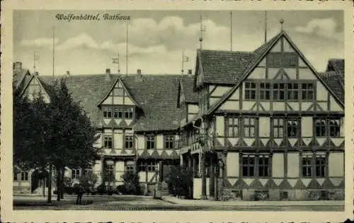 Ak Wolfenbüttel in Niedersachsen, Rathaus, Fachwerk