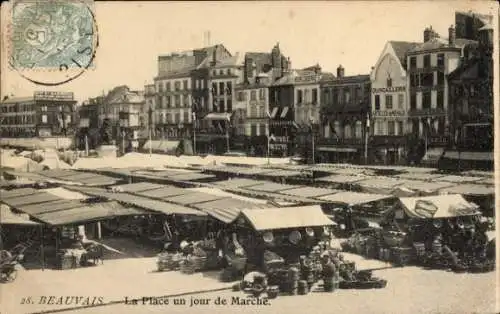 Ak Beauvais Oise, La Place un jour de Marche, Marktstände