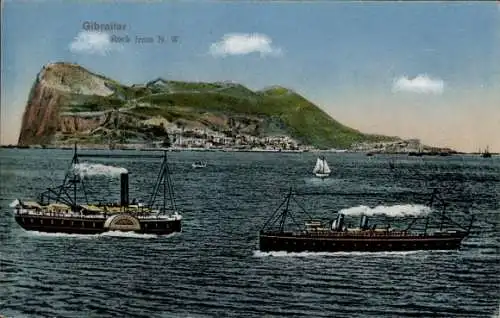 Ak Gibraltar, Dampfer in Fahrt, Berg