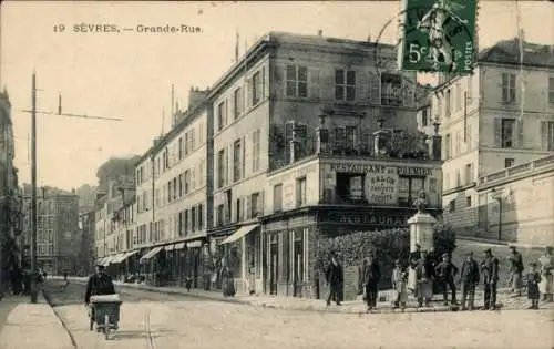 Ak Sèvres Stadt Avray Hauts de Seine, Grande Rue