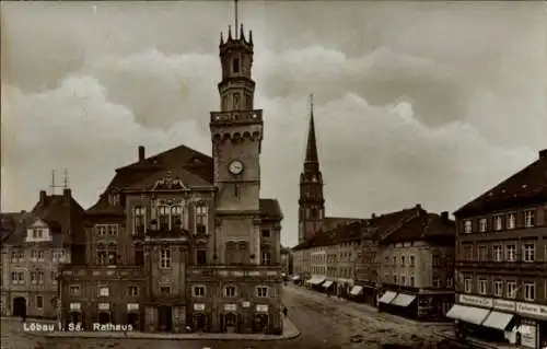 Ak Löbau in der Oberlausitz Sachsen, Rathaus, Geschäfte