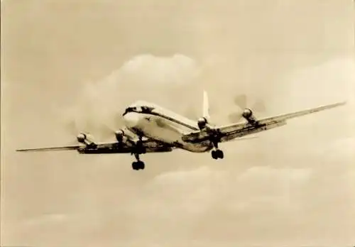 Ak Zentralflughafen Berlin Schönefeld, Turbinenpropellerverkehrsflugzeug Iljuschin Il 18, Interflug