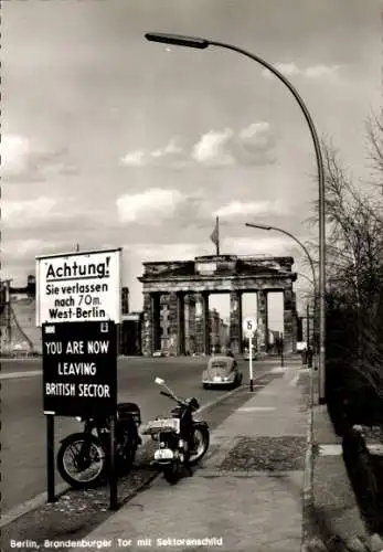 Ak Berlin, Brandenburger Tor, Sektorenschild, Westberlin, Britischer Sektor