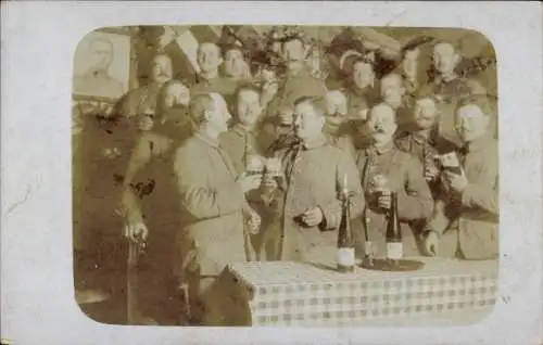 Foto Ak Deutsche Soldaten in Uniformen