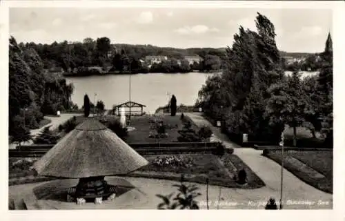 Ak Buckow in der Märkischen Schweiz, Kurpark, Buckower See