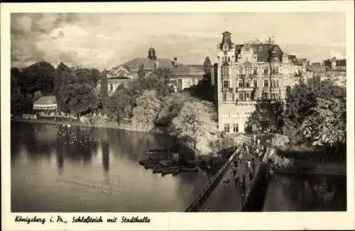 Ak Kaliningrad Königsberg Ostpreußen, Schlossteich mit Stadthalle, Brücke