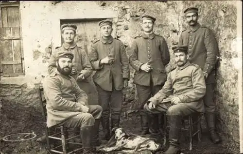 Foto Ak Deutsche Soldaten in Uniformen, Artillerie Munit. Kol. Nr. 165, I WK