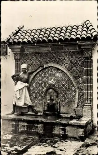 Ak Maghreb, Araberin, Wasserquelle, Busen, Erotik