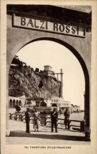 Ak Französisch-italienische Grenze, Tor, Soldaten