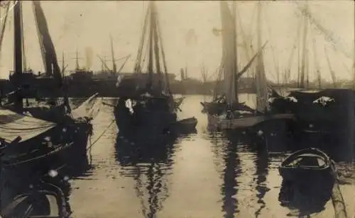 Ak Livorno Toscana, Hafen, Boote